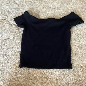 Forever 21 women size small cropped short sleeve can be worn on/off shoulder